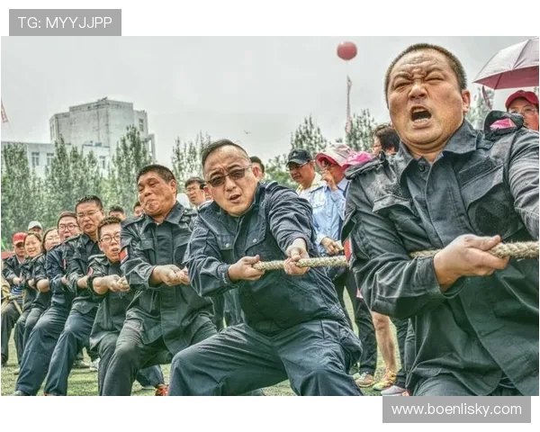 足球明星齐聚为勇士加油助威展现团结力量与激情